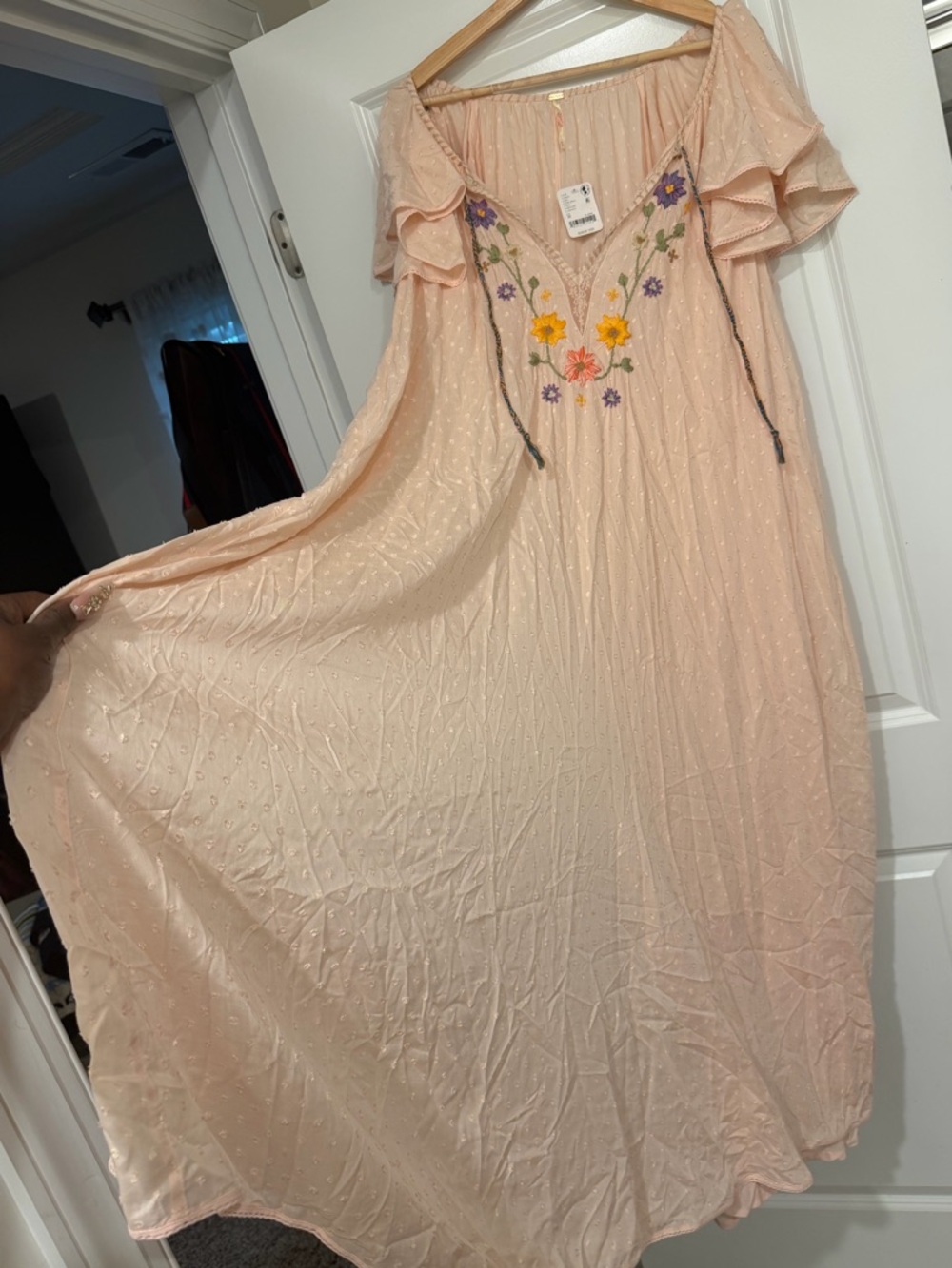 Free People Blush Pink Embroidered Savanna Rose Midi Dress 🔥 Size M - Picture 3 of 3